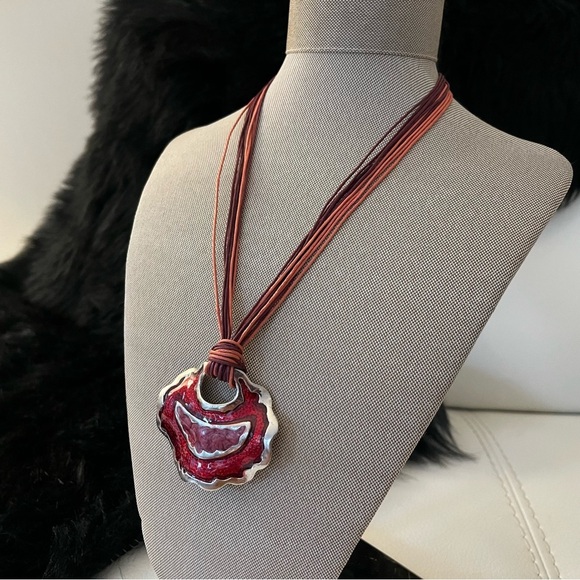 RED & SILVER PENDANT NECKLACE - Picture 1 of 4